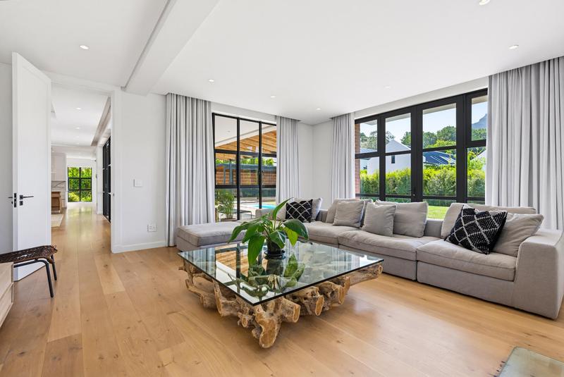 To Let 6 Bedroom Property for Rent in Constantia Western Cape